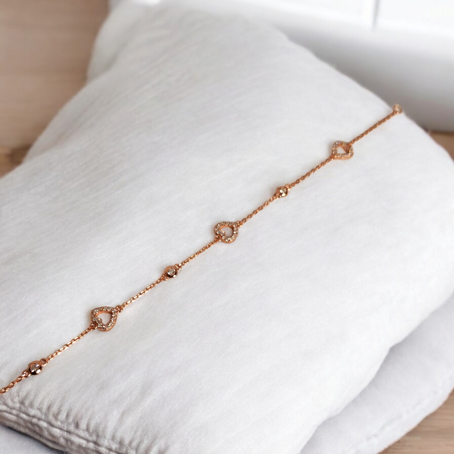 Elegant Heart Linked Bracelet
