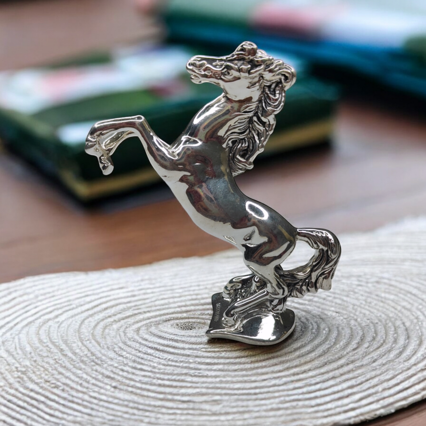 Graceful 999 Silver Horse Idol