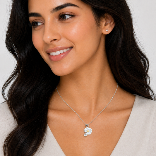 Daisy Bloom Necklace