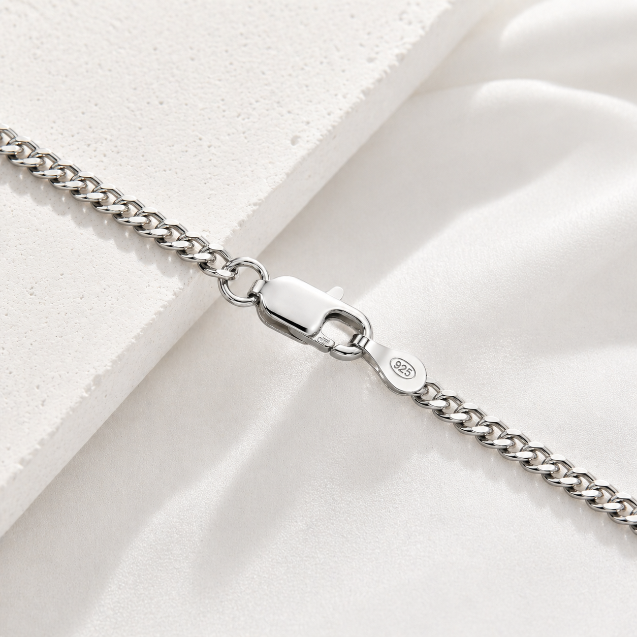 Sleek Bar Link Chain