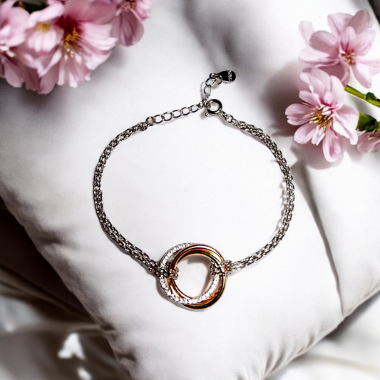 Elegant Trinity Knot Bracelet