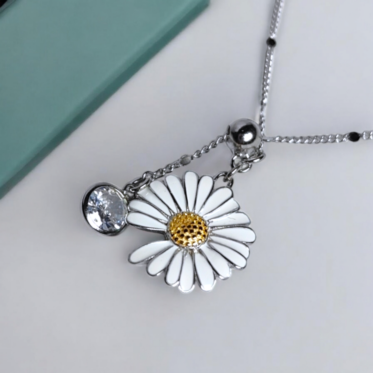 Daisy Bloom Necklace