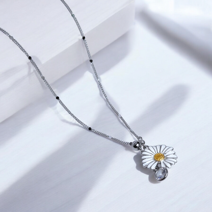 Daisy Bloom Necklace
