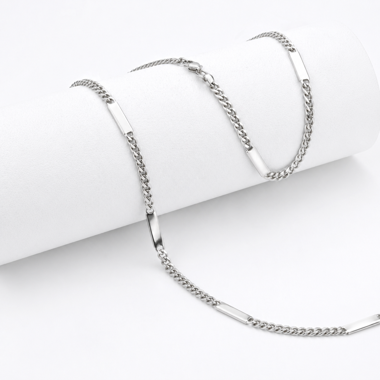 Sleek Bar Link Chain