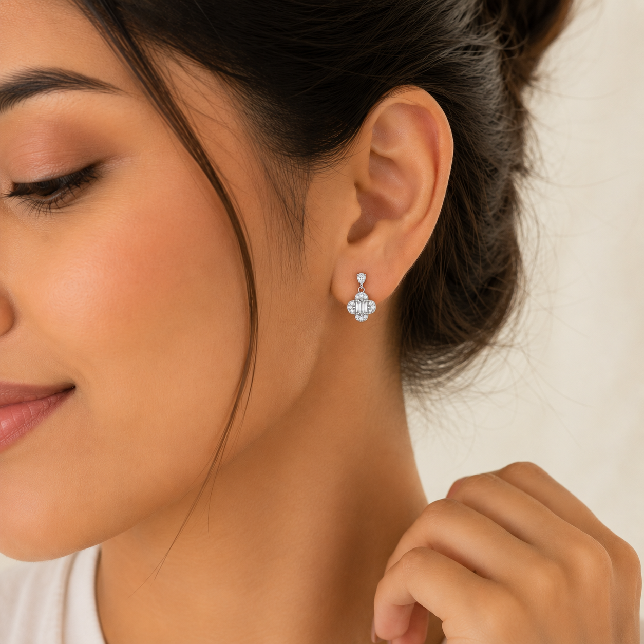 Clover Glow Drop Earrings